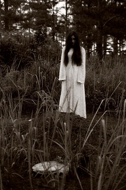 Để tránh xui xẻo tháng cô hồn, các cụ khuyến cáo không được mặc kiểu quần áo này-4