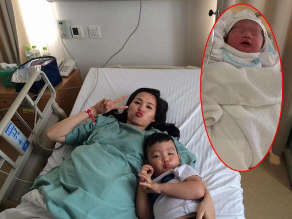 Tâm Tít bung lụa với thân hình thon gọn sau sinh nhóc tì thứ 2-2