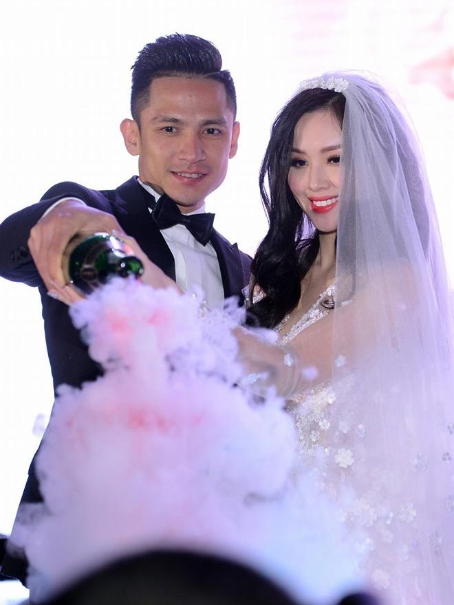 Tâm Tít bung lụa với thân hình thon gọn sau sinh nhóc tì thứ 2-3