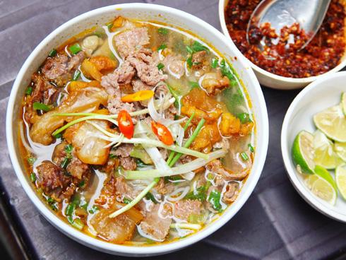 Ở Hà Nội có một món bún rất lạ: đầy ắp thịt bò mà chỉ có 25k
