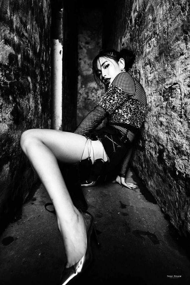 Hot girl - hot boy Việt 23/8: Châu Bùi đốt mắt người nhìn với vẻ đẹp kiêu sa-1