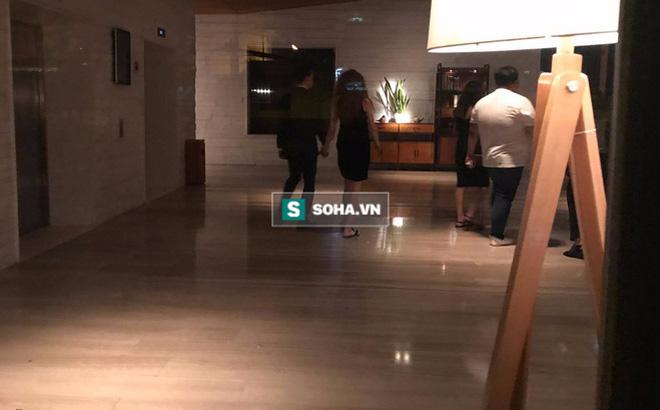 Clip Hà Hồ nắm tay Kim Lý cùng về nhà, chính thức công khai quan hệ yêu đương-1