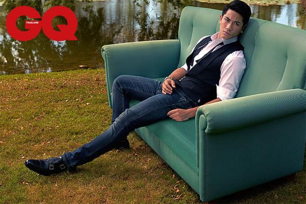 Hoàng tử Brunei điển trai gây bão khi tham gia SEA Games-4