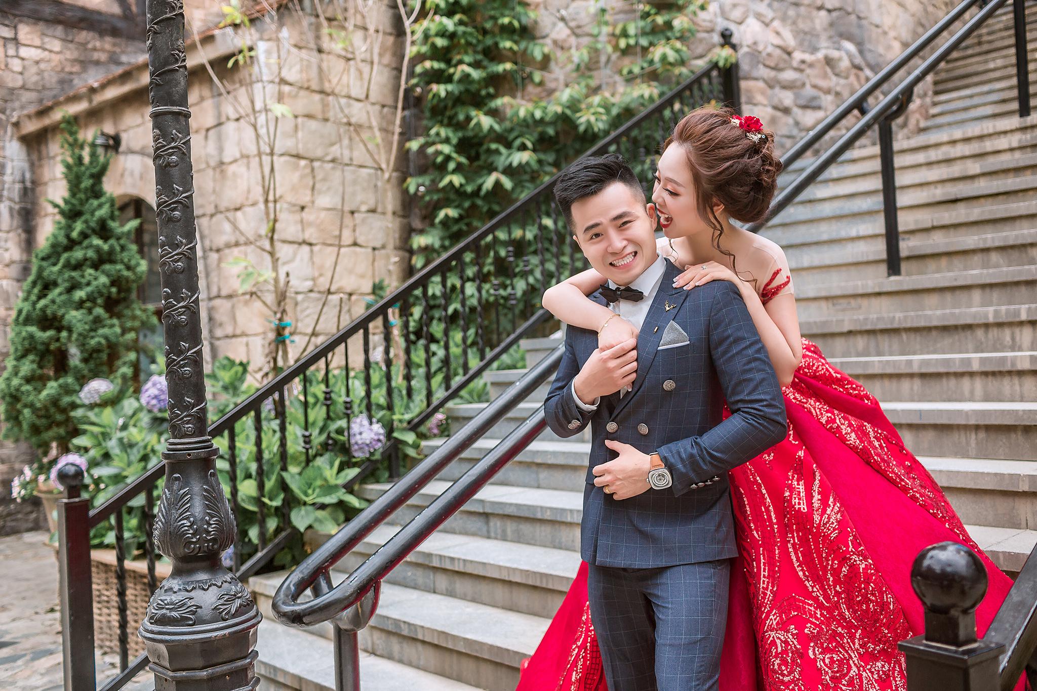 Cô gái đi sai luật bị bắt, cưa luôn anh công an và nên duyên vợ chồng-11