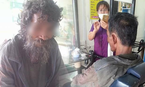 Thấy người đàn ông khốn khổ đi vào tiệm, cô thợ cắt tóc liền trổ tài và kết quả thật đáng kinh ngạc-1