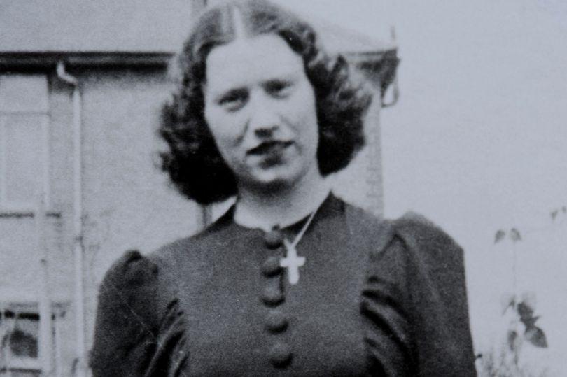 Bài học tình yêu sâu sắc từ cụ bà 92 tuổi, 50 năm mòn mỏi chờ tin chồng hờ mất tích trong Thế chiến 2-1