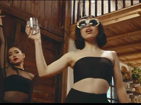 Như cái lò: Thất bại ngay từ tên ca khúc-3