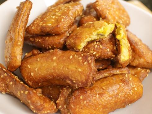 Bánh chuối chiên kiểu Thái gây bão khắp Sài Gòn hóa ra được làm cực kì đơn giản