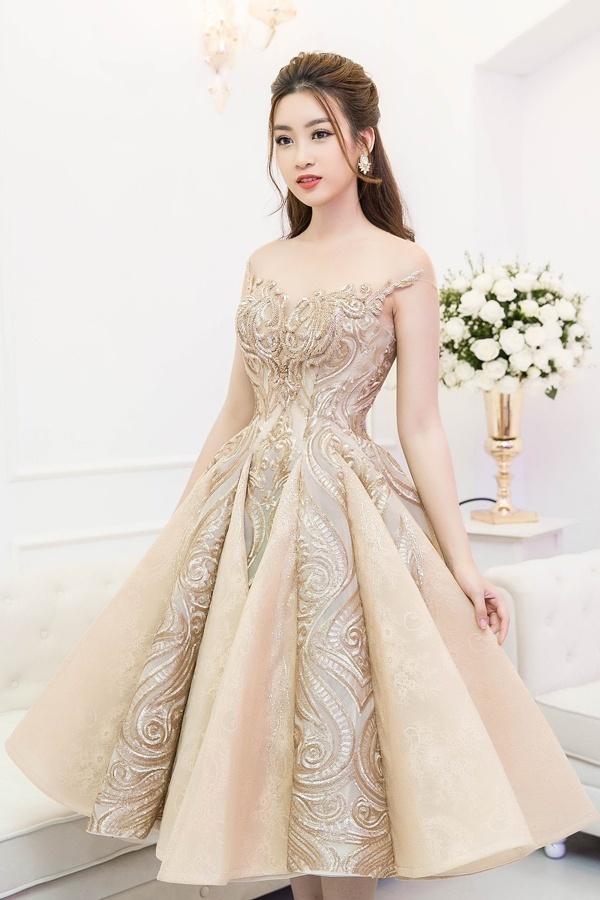 Dàn mỹ nhân Việt đồng loạt diện sắc trắng đẹp thoát tục trên thảm đỏ thời trang tuần này-2