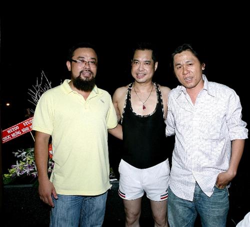 Những bộ cánh thuộc hàng thảm họa của ông hoàng nhạc sến Ngọc Sơn-6