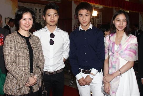 Sau Vương Tư Thông, Trung Quốc có thêm thế hệ thiếu gia mới nổi đúng chuẩn đẹp trai, con nhà giàu, học giỏi-9