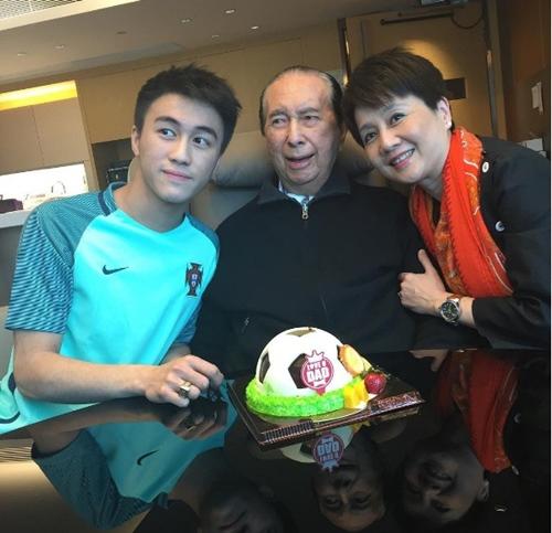 Sau Vương Tư Thông, Trung Quốc có thêm thế hệ thiếu gia mới nổi đúng chuẩn đẹp trai, con nhà giàu, học giỏi-3