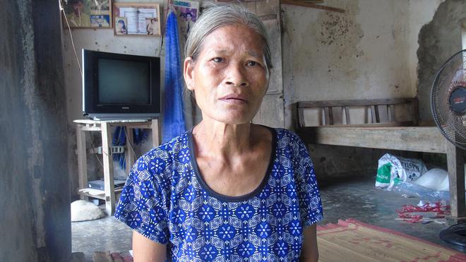 Mẹ mải mê chạy theo tình mới bỏ mặc 3 con thơ ngày ngày ra ngõ gào khóc ngóng trông mẹ-2