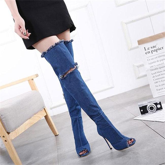 Boot denim bị chê tả tơi của Kim Kardashian lại hot bất ngờ tại các shop thời trang Việt-7