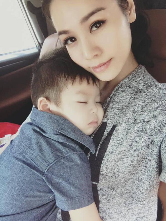 Nhật Kim Anh trở về nhà sau khi bị tai biến nằm liệt giường cấp cứu tại Mỹ-1