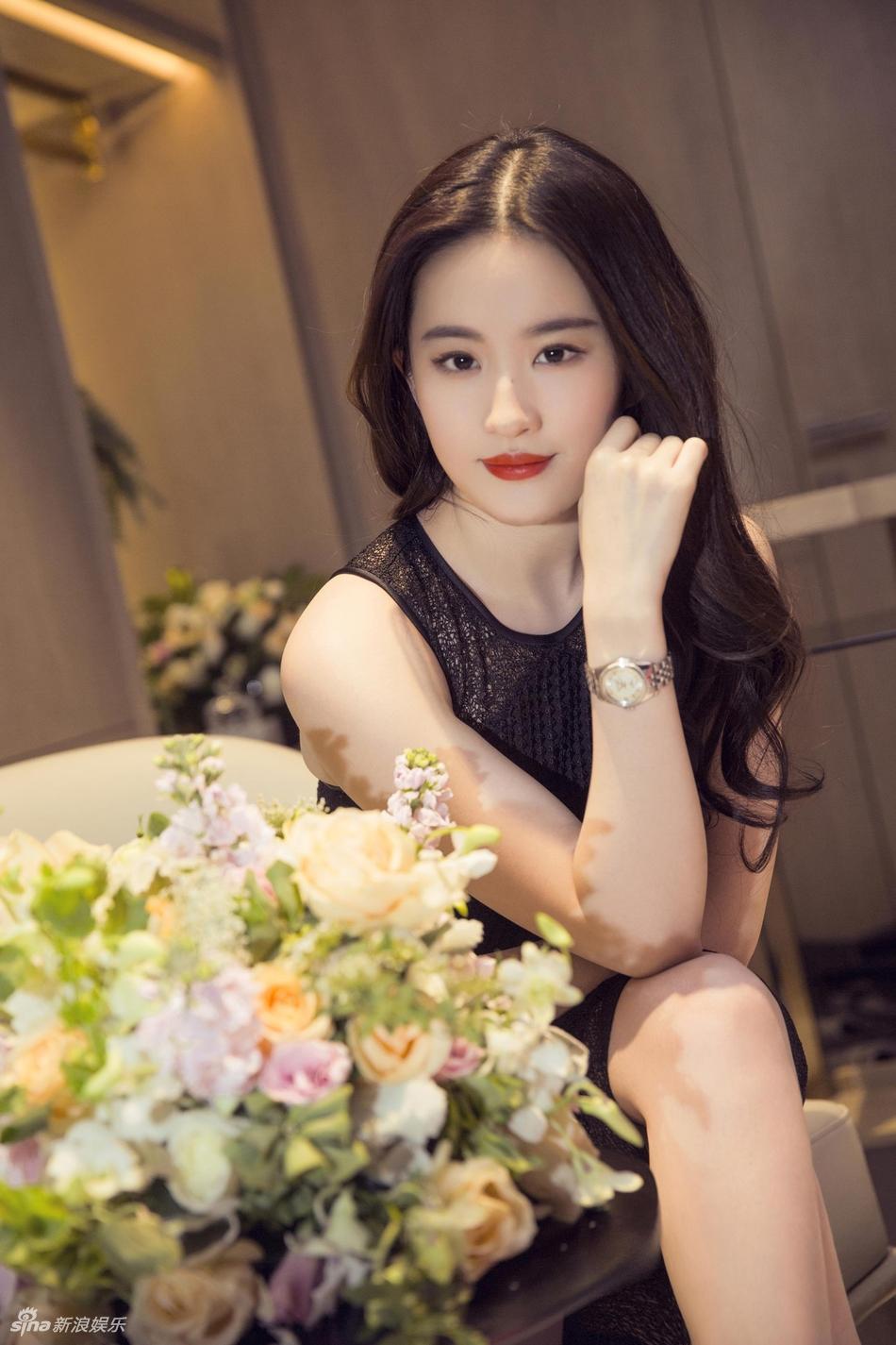 Tròn 30 tuổi, Lưu Diệc Phi vẫn là thần tiên tỷ tỷ đẹp xuất sắc không có đối thủ-14