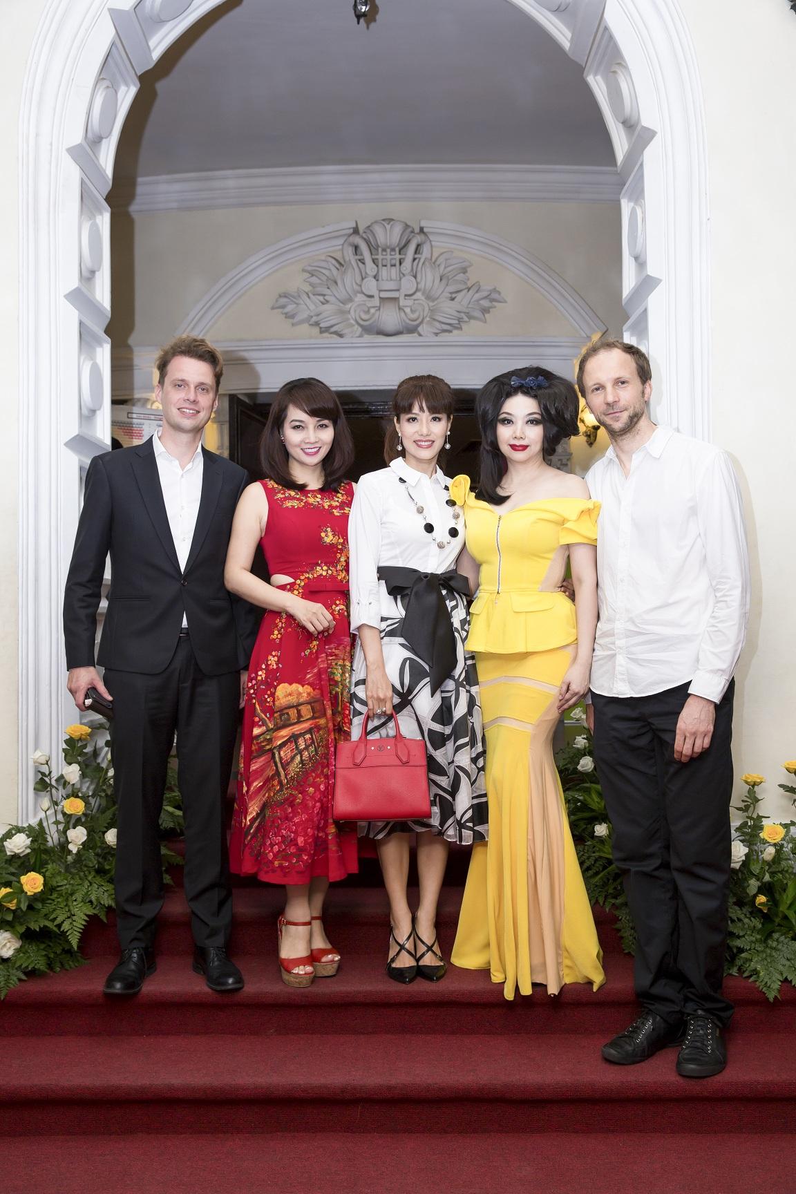 NTK Quỳnh Paris – chủ nhân loạt thiết kế tuyệt đẹp trong vở diễn Con dơi-1