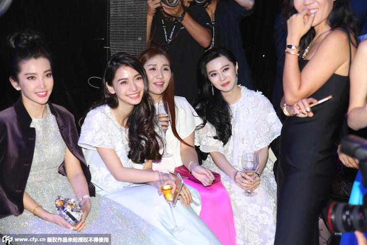 Tin đồn về dàn phù dâu chất nhất Cbiz trong đám cưới Phạm Băng Băng và Lý Thần-4