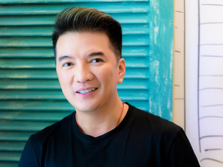 Khán giả rùng mình khi Đàm Vĩnh Hưng làm mới ca khúc bằng nhạc đám ma-15