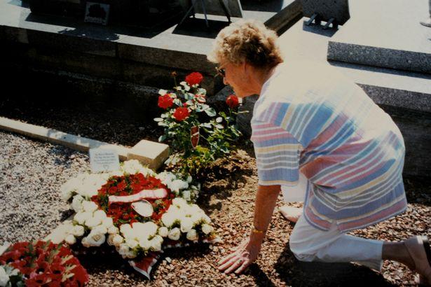 Bài học tình yêu sâu sắc từ cụ bà 92 tuổi, 50 năm mòn mỏi chờ tin chồng hờ mất tích trong Thế chiến 2-5