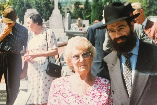 Bài học tình yêu sâu sắc từ cụ bà 92 tuổi, 50 năm mòn mỏi chờ tin chồng hờ mất tích trong Thế chiến 2-6