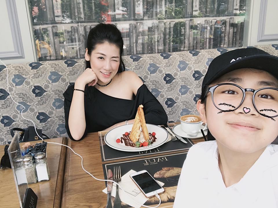 Tin tức sao Việt 25/8: Lệ Quyên khuyến khích khán giả nghe nhạc Bolero-10