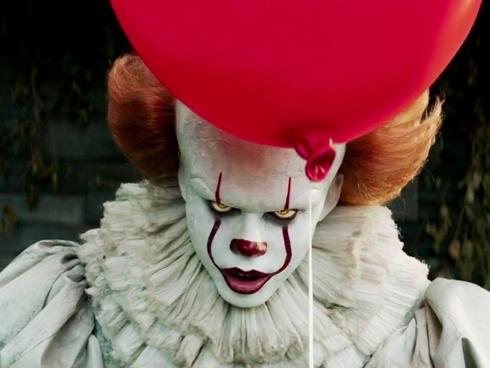 Sau búp bê ma Annabelle, cả thế giới lại khiếp sợ trước gã hề ma quái