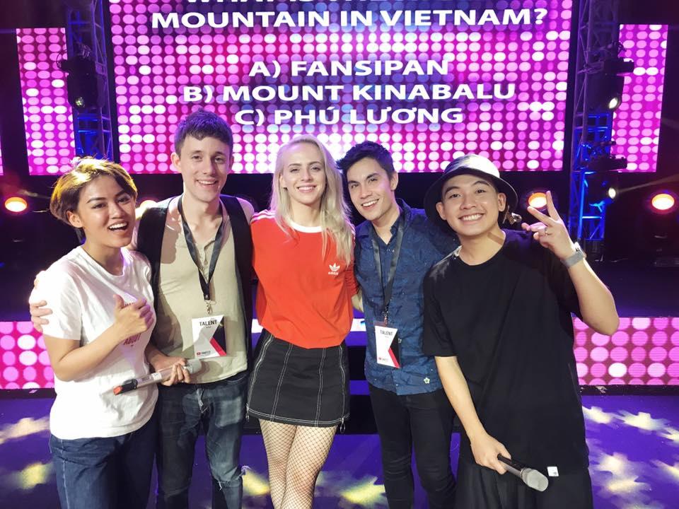 Hot girl - hot boy Việt 26/8: Ngồi yên đàn hát, bạn của Minh Châu làm người nghe nổi da gà-8