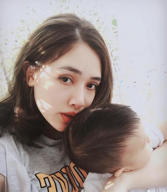 Hot girl - hot boy Việt 26/8: Ngồi yên đàn hát, bạn của Minh Châu làm người nghe nổi da gà-10