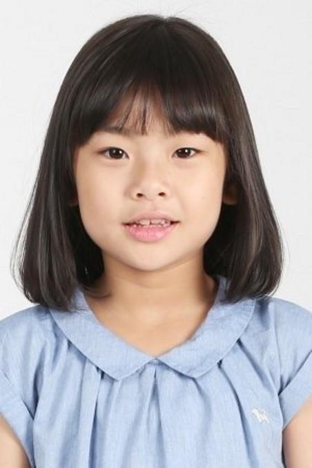 Kim Soo Ahn: Cô bé 11 tuổi của dòng phim bom tấn triệu đô-2