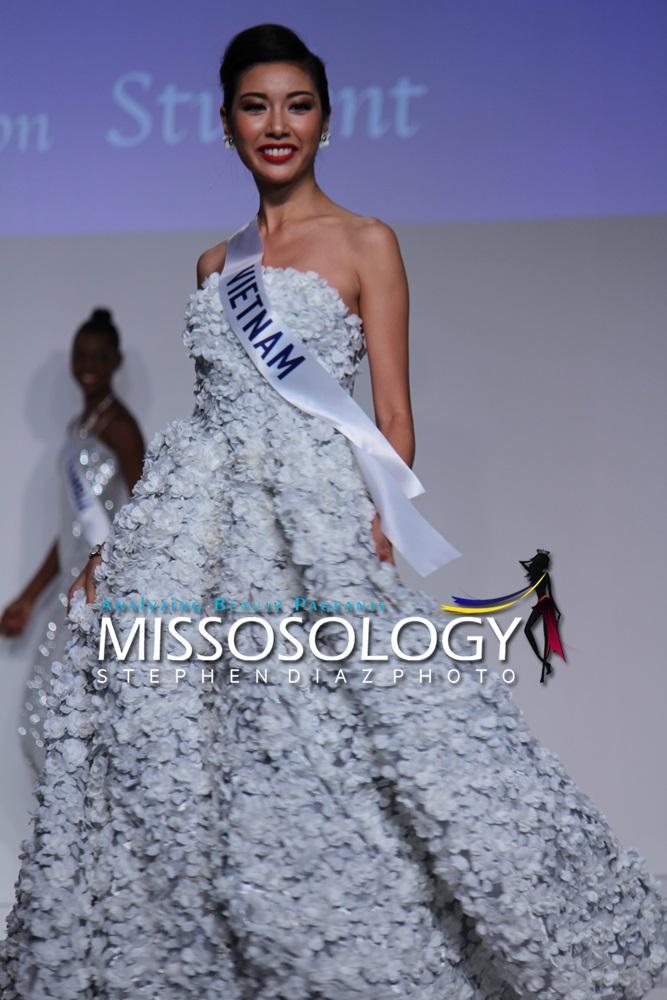 Tua lại những màn ứng xử xuất sắc trên đấu trường nhan sắc quốc tế của mỹ nhân Việt-1