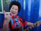 Cụ bà 81 tuổi chơi Rock 'quên lối về' khiến dân tình mê mẩn