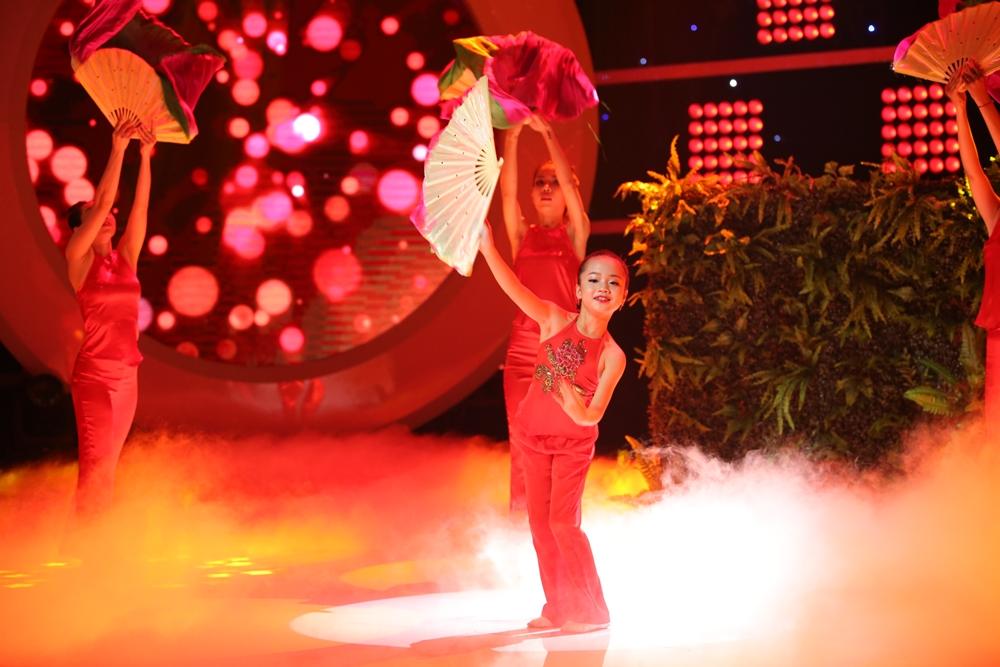 Phiên bản nhí siêu đáng yêu của Bích Phương gây sốt khi cover Bao giờ em lớn-5