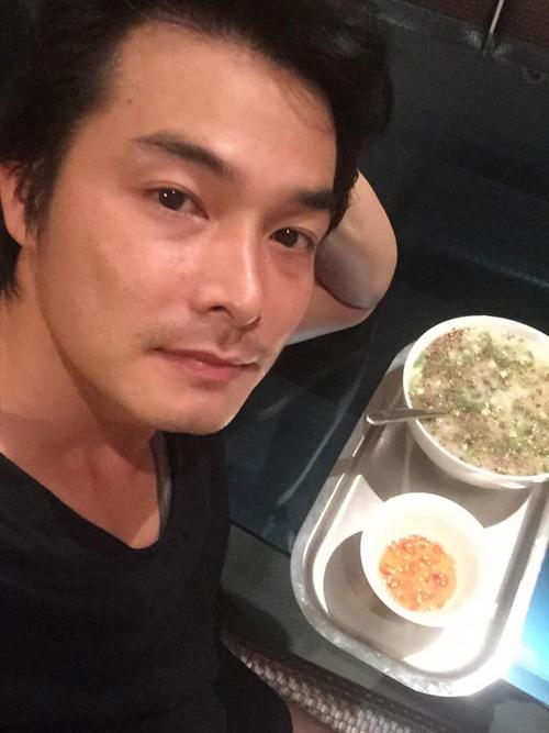 Những bữa cơm kiếm tiền tỷ, ăn đạm bạc của sao Việt-10