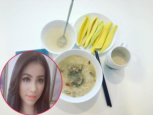 Những bữa cơm kiếm tiền tỷ, ăn đạm bạc của sao Việt-9