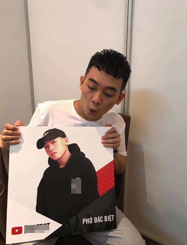 Hot girl - hot boy Việt 27/8: BB Trần nằm bất động... khi bị chửi còn trinh-6