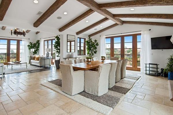 Choáng ngợp với biệt thự cổ nằm giữa vườn nho có giá tới 284 tỷ-6