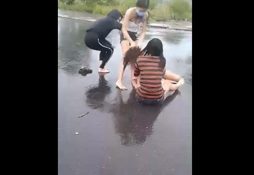 Triệu tập nhóm nữ sinh Đà Nẵng đánh hội đồng bạn giữa trời mưa-1