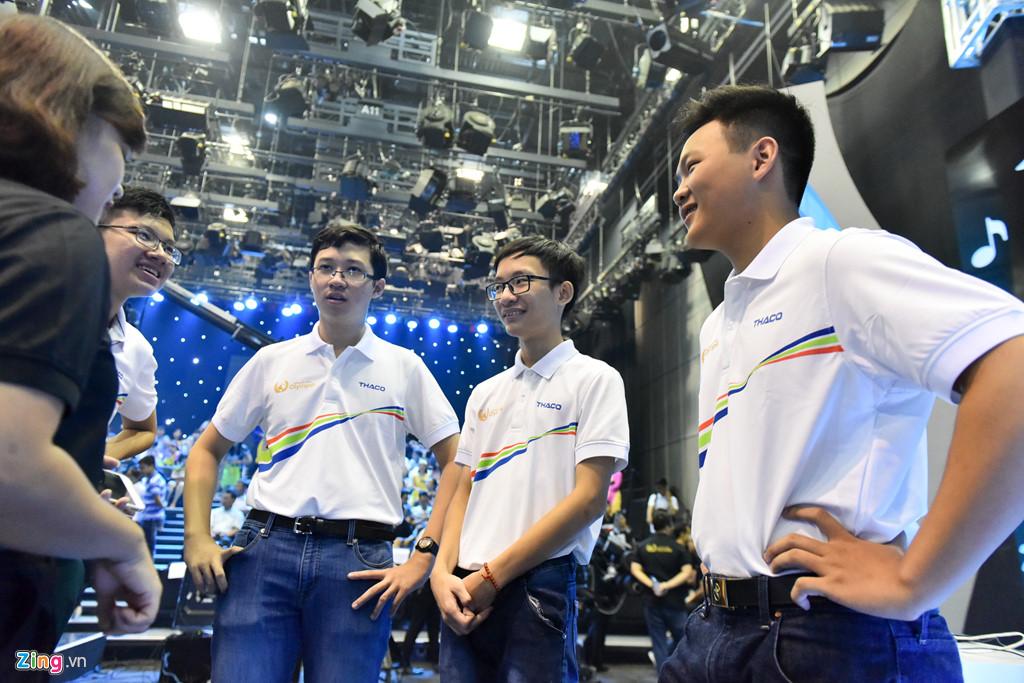 Gia đình muốn Nhật Minh du học sau khi vô địch Olympia 2017-4