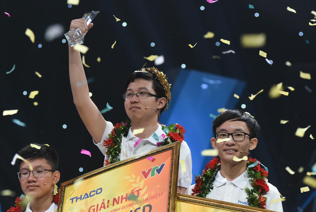 Gia đình muốn Nhật Minh du học sau khi vô địch Olympia 2017-3