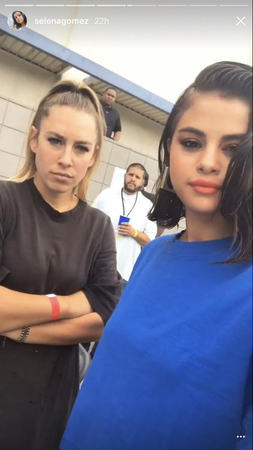 Chỉ là ảnh hậu trường, Selena Gomez đã siêu lộng lẫy dưới bàn tay chuyên gia trang điểm gốc Việt-5