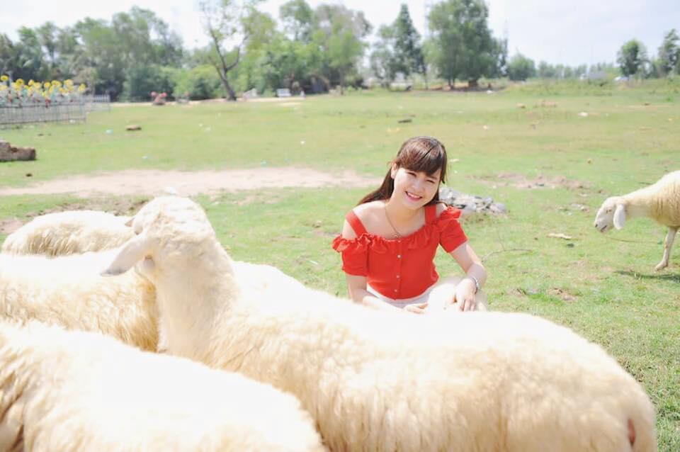 Bạn muốn hẹn hò: Cô gái xinh đẹp bị tấn công Facebook dù chưa lên sóng-4