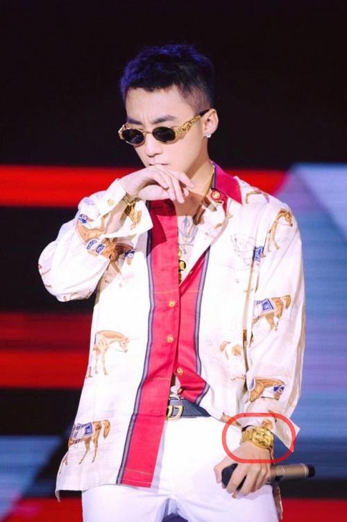 Bằng cách này hay cách khác, Sơn Tùng và Thiều Bảo Trâm vẫn tẩm ngẩm tầm ngầm diện belt đôi-7