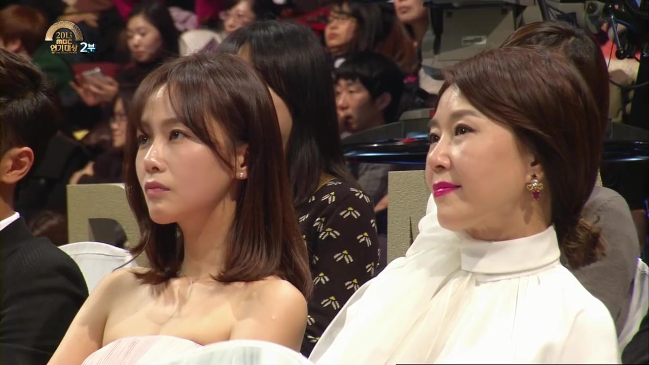 Loạt sao Hàn bị lên án vì thái độ lồi lõm và phát biểu vô tâm khi nhận giải-8