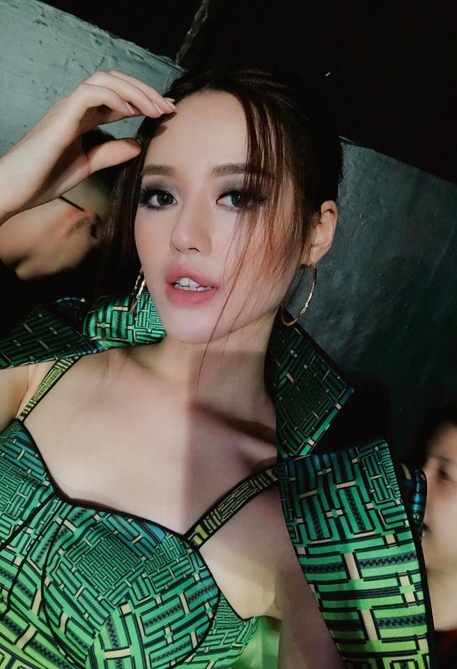 Hot girl - hot boy Việt 28/8: Khánh Linh The Face bị trộm móc túi-2