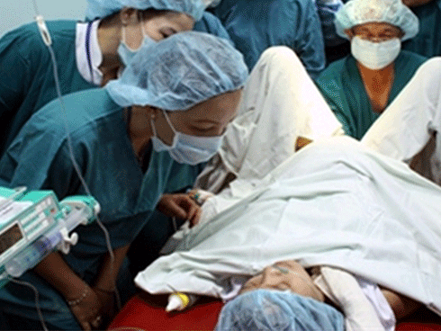 Kỷ luật hàng loạt y, bác sĩ để thai nhi 32 tuần chết lưu-2