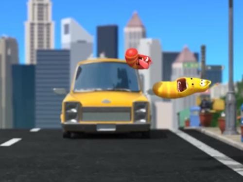 Ấu trùng tinh nghịch Larva biến thành khăn lau kính