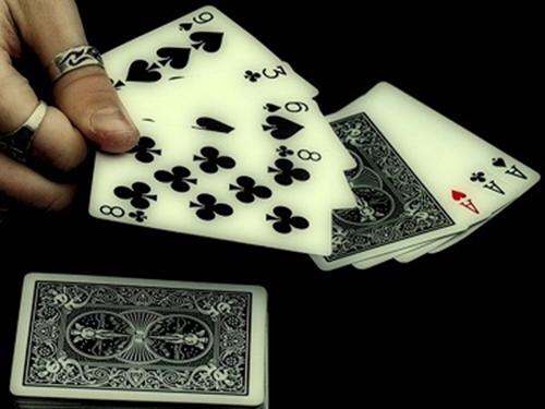 Macbook Touch Bar chơi game-1