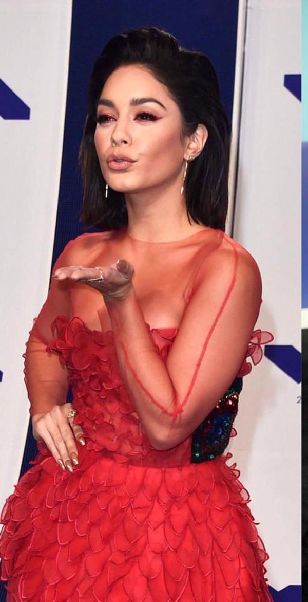 Sao khoe sắc trên thảm đỏ MTV VMAs 2017-13