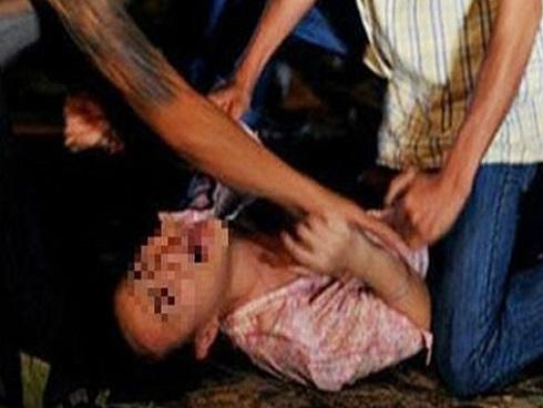 Mẹ ơi, làm sao để con ngừng khóc?, câu hỏi nhói lòng của bé gái 4 tuổi bị anh trai xâm hại-3